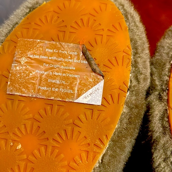 Women's Size 6 Olive Ugg fluff yeah slides - Picture 6 of 10